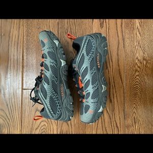 EUC Merrel Vibram hiking shoes